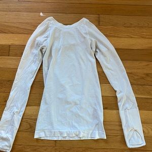 Swiftly Tech Long-Sleeve Shirt 2.0
White Size 2